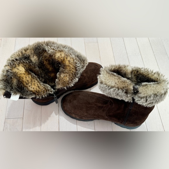 LLBean Fur-lined Warm Suede Boots EUC - Picture 3 of 5